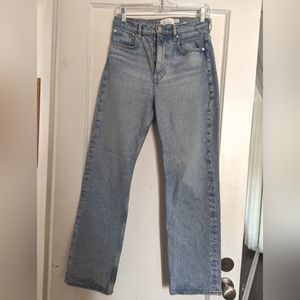 & Other Stories denim. Sublime cut/Coupe sublime. US Size 29/30. CA 29/30.